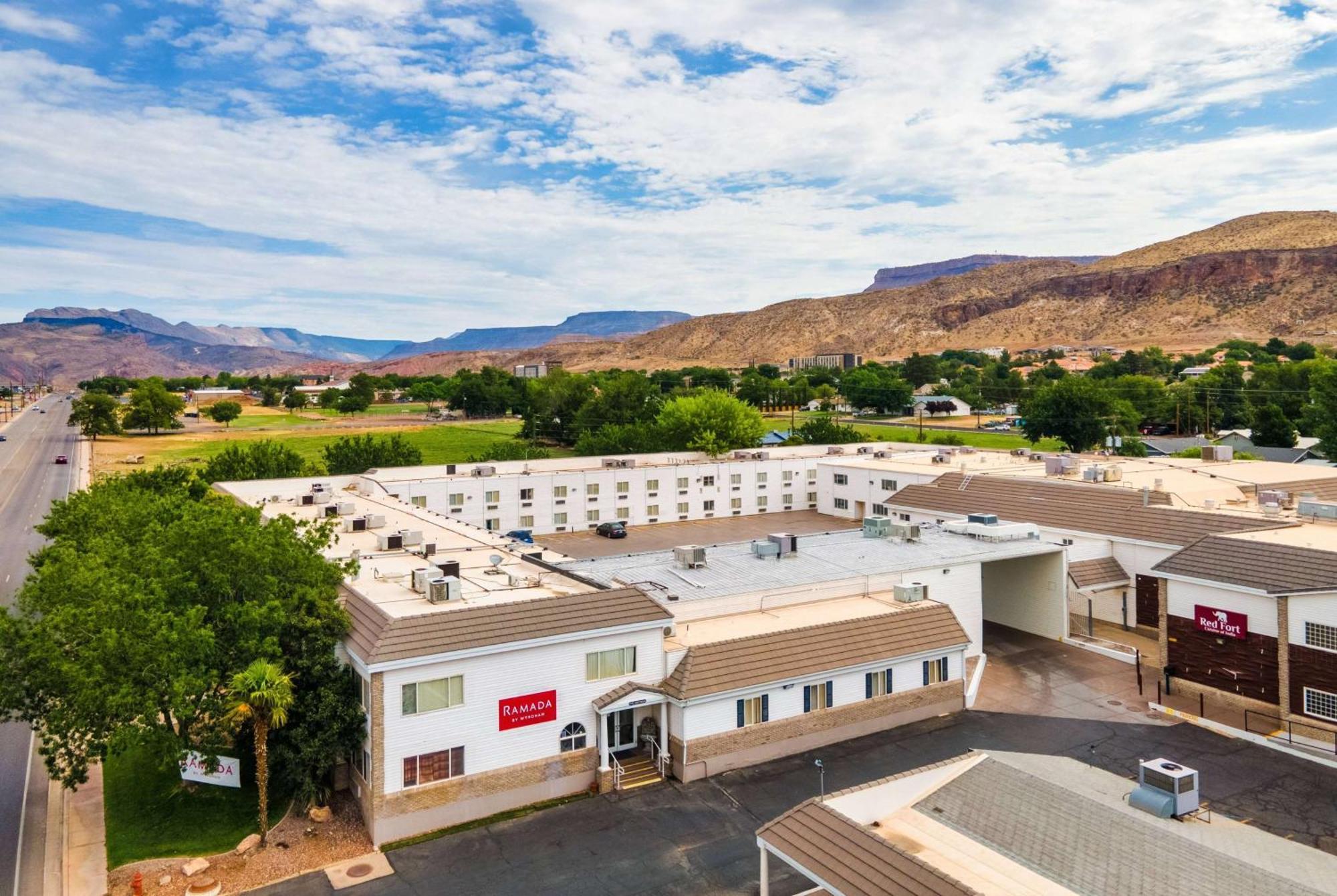 Ramada By Wyndham La Verkin Zion National Park Екстер'єр фото